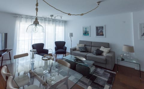 Charming Apartment with Balcony & Pool Eigentumswohnung in Lisbon