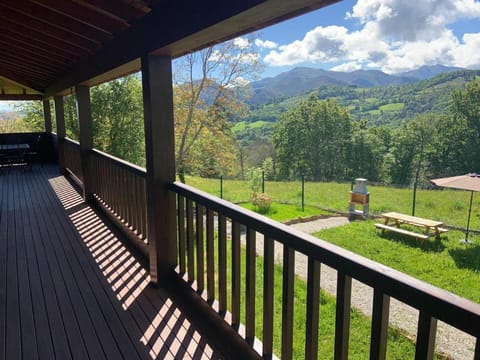 Balcony/Terrace, Garden view, Mountain view