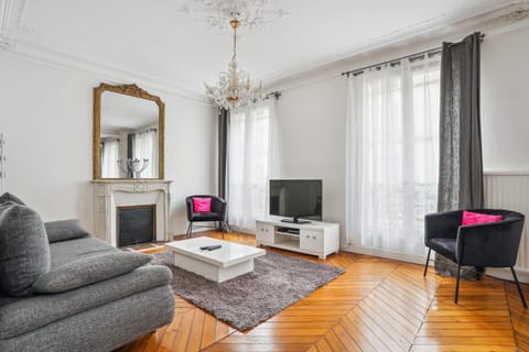 Luxury Apartment La Tour Paris Eigentumswohnung in Paris