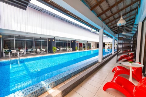 Pool view, Swimming pool, sunbed