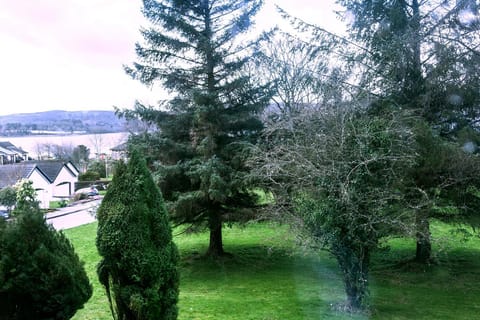 Butler's Apartment. Flat 5, Dalmore House, Helensburgh, Scotland G84 8JP Apartment in Scotland