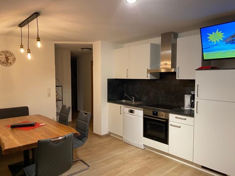 Kitchen or kitchenette, Decorative detail, Dining area