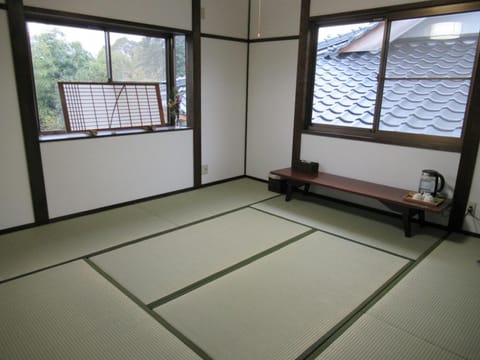 Aki Kokubunji Shukubou Bed and Breakfast in Hiroshima Prefecture