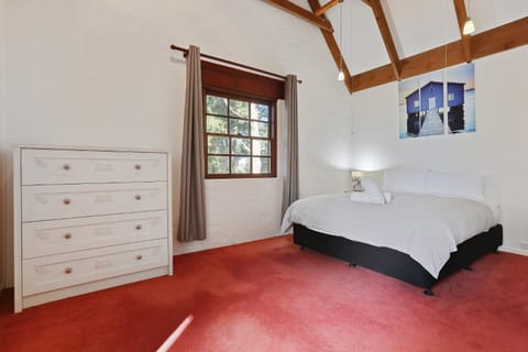 Cornwall Cottage, 3 bedroom, Fantastic View House in Merimbula