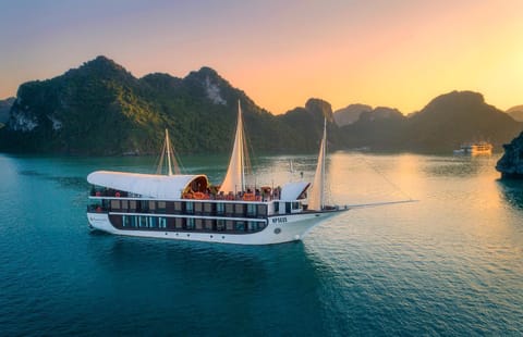Sena Cruises - Wonder On Lan Ha Bay Docked boat in Laos