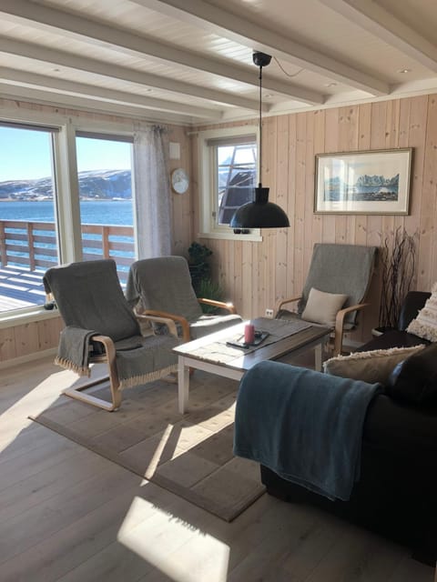 Living room, Mountain view, Sea view