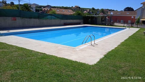 CHALET CON PISCINA EN MIÑO-Perbes House in O Eume