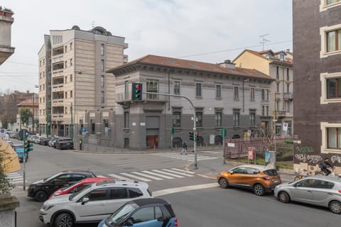 Property building, Day, Neighbourhood, City view, Street view, Location, Parking