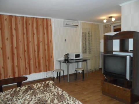 проспект Олександра Поля (пр. Кірова) Apartment in Dnipro