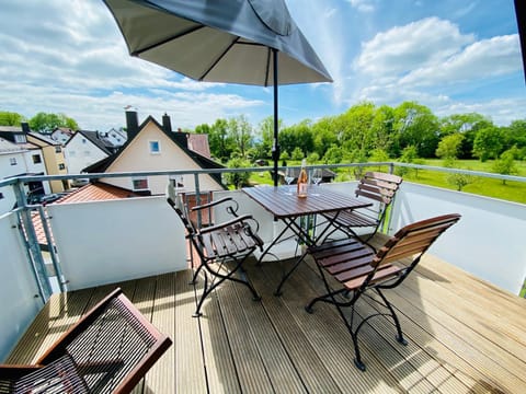 Natural landscape, Balcony/Terrace, Garden view, Lake view