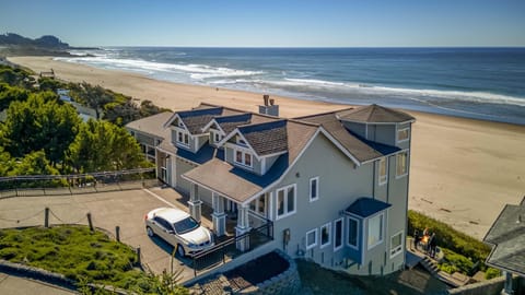 Crown Jewel Casa in Lincoln Beach