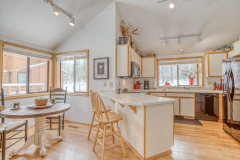 Klamath 24 - Meredith Lodging House in Sunriver