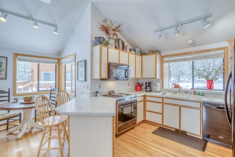 Klamath 24 - Meredith Lodging House in Sunriver