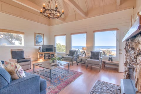 Changing Shores Haus in Lincoln City
