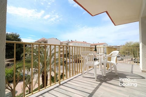 InmoBooking Pins II Essence Holyday Condo in Cambrils