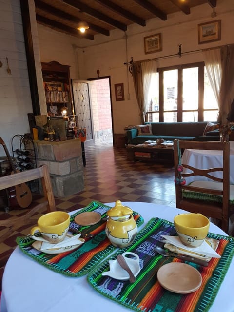 Food and drinks, Dining area, Breakfast