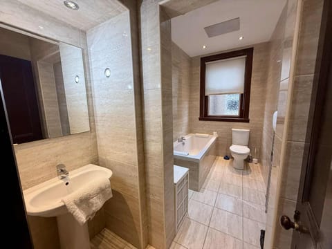 The Orchard Hotel Inn in Falkirk