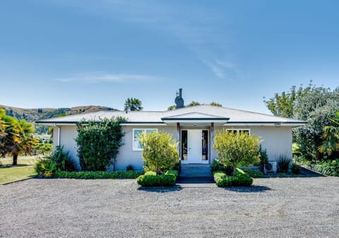 The Farmhouse House in Napier