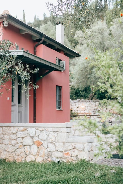 La Casa Rossa Chalet in Agios Nikitas
