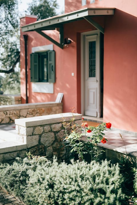La Casa Rossa Villa in Agios Nikitas