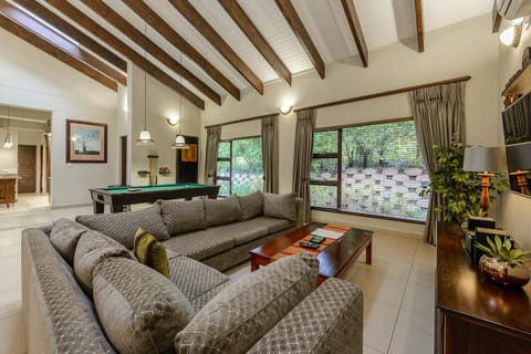 San Lameer Villa 403 - 4 bedroom Luxury - 8 pax - San Lameer Rental Agency Villa in KwaZulu-Natal