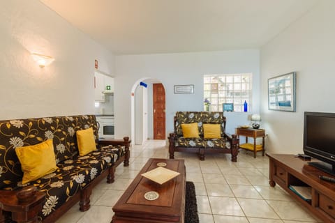 Living room, Dining area, Sea view