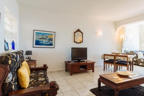 Living room, Dining area, Sea view