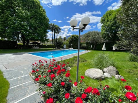Garden, Swimming pool