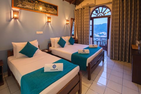 Ceyloni Lake Residency Hotel in Kandy