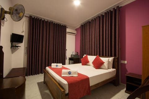 Ceyloni Lake Residency Hotel in Kandy