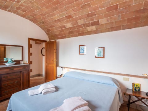 Cottage in Tavarnelle val di Pesa with Pool and Garden House in San Casciano Val Pesa