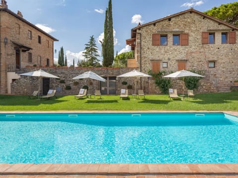 Cottage in Tavarnelle val di Pesa with Pool and Garden House in San Casciano Val Pesa