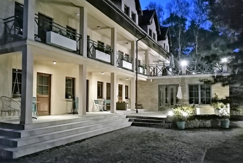 Property building, Facade/entrance, Garden