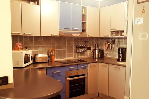 Coffee/tea facilities, Kitchen or kitchenette, dishwasher, oven