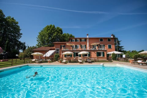 Day, Pool view, Swimming pool, group of guests, sunbed