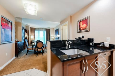 StripViewSuites Penthouse Two-Bedroom Conjoined Suite Apartment hotel in Las Vegas Strip