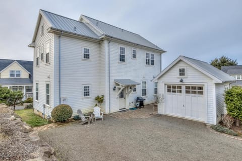 Carabel House in Lincoln City