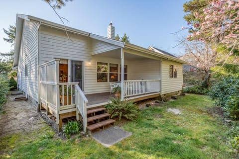 Eleanor Edward Cottage by the Sea (MCA 148) Casa in Manzanita