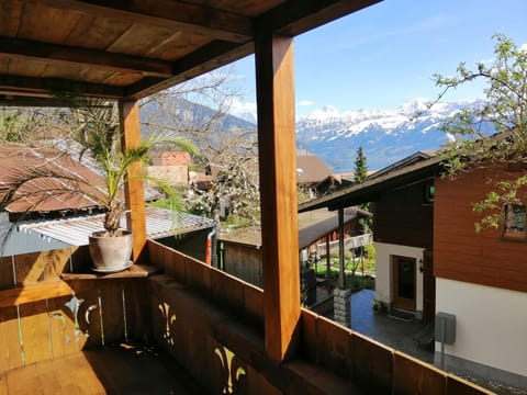 Balcony/Terrace, Mountain view