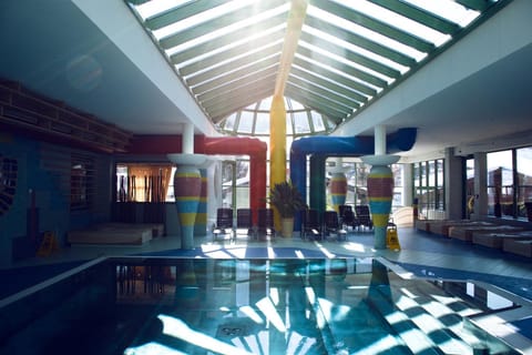 Swimming pool, Swimming pool