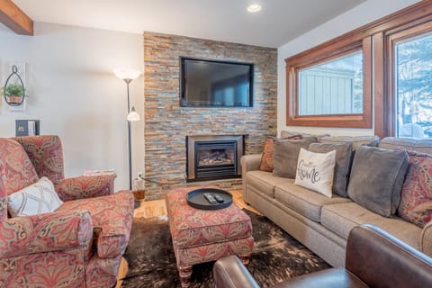 Andora Villa Condo 102 - Right on Trail Creek and Walk to Downtown Ketchum House in Ketchum