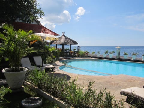 Kembali Beach Bungalows Campground/ 
RV Resort in Abang