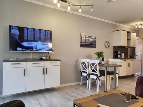 TV and multimedia, Dining area