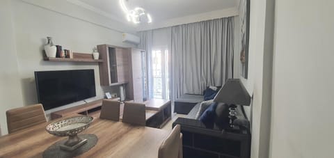 TV and multimedia, Living room, Dining area, City view, Street view