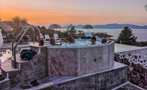 Hot Tub, Swimming pool, Sunrise, Sunset