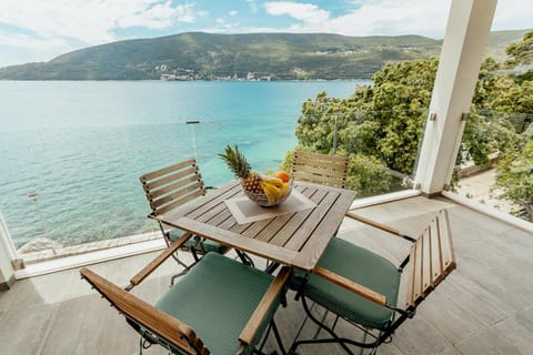 View (from property/room), Balcony/Terrace, Sea view