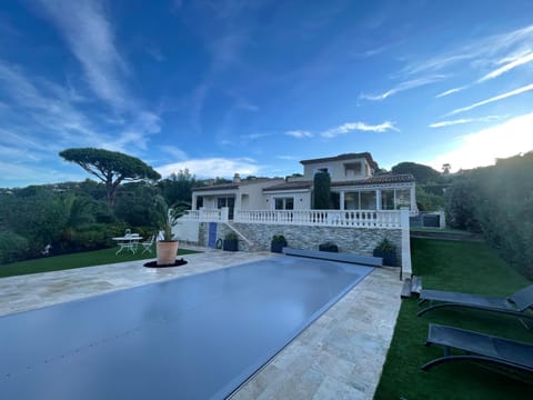 Villa avec piscine sur le golf Chalet in Sainte-Maxime