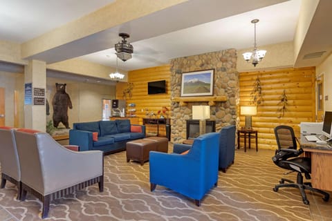 Comfort Suites Anchorage International Airport Hotel in Spenard