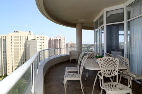 603 Oyster Schelles - by Stay in Umhlanga Condo in Umhlanga