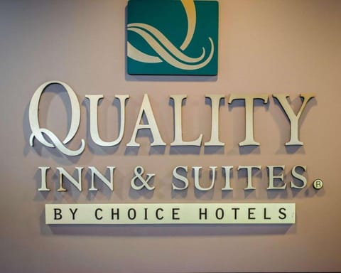 Quality Inn & Suites at Airport Blvd I-65 Hotel in Mobile
